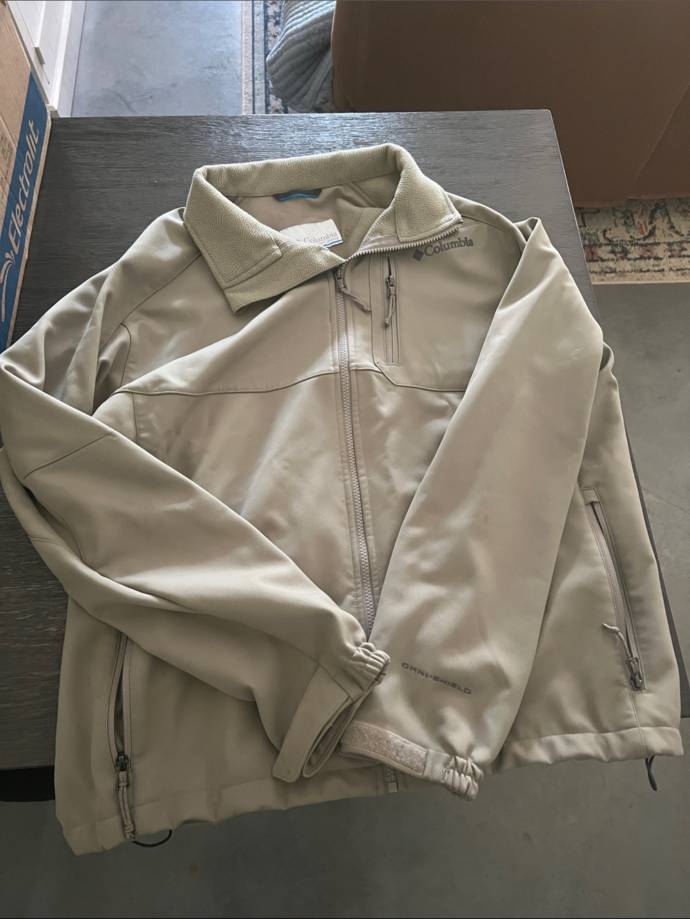 Columbia Men's Taupe Lightweight Softshell Jacket